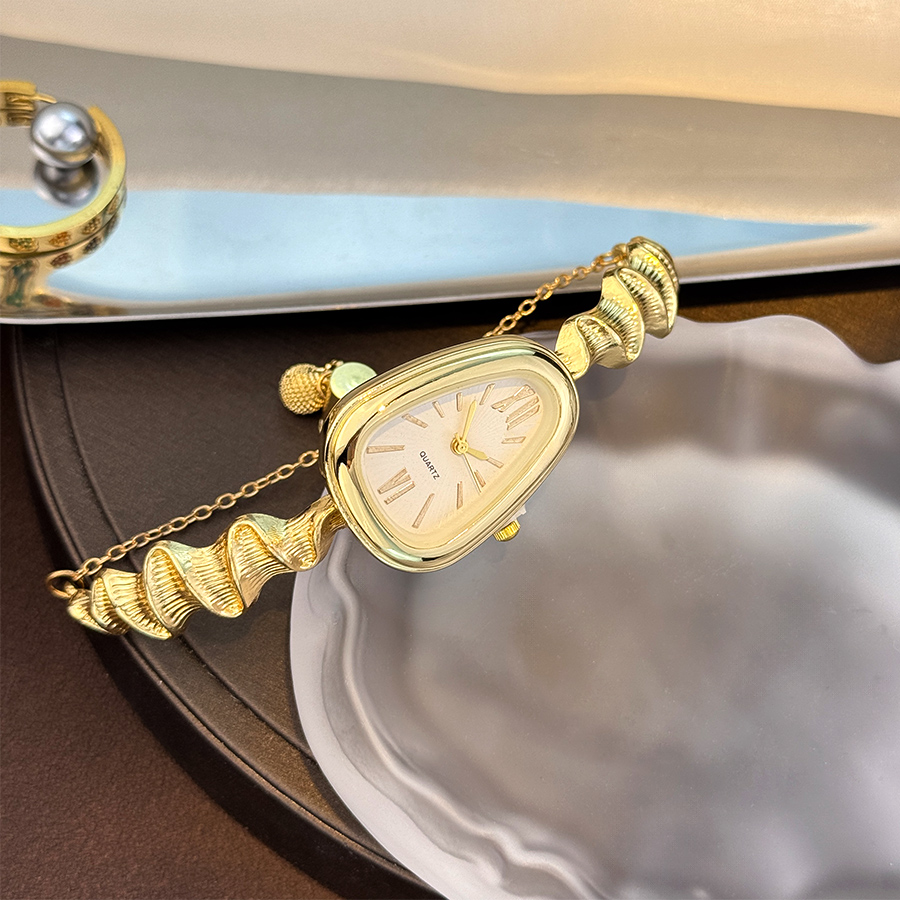 Luxury Watch Collection - Elegant Snake-Shape Ladies Quartz Watch Trendy
