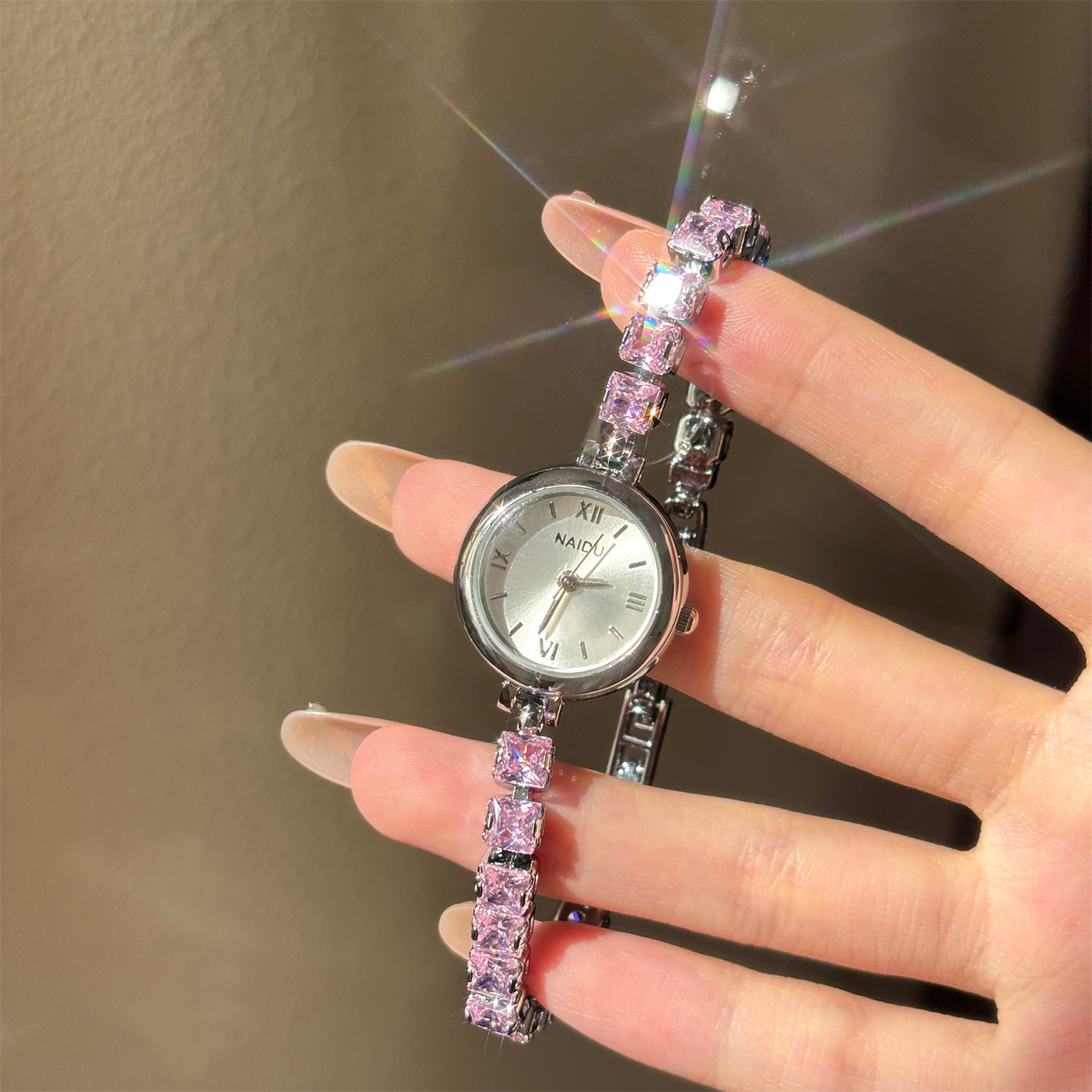 New Fashion Diamond-encrusted  - Luxury Watch Levels recension och pris